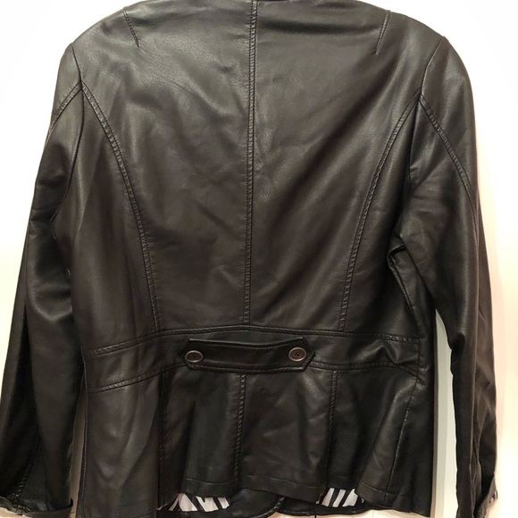 Black Pleather Jacket/Blazer - Picture 4 of 6